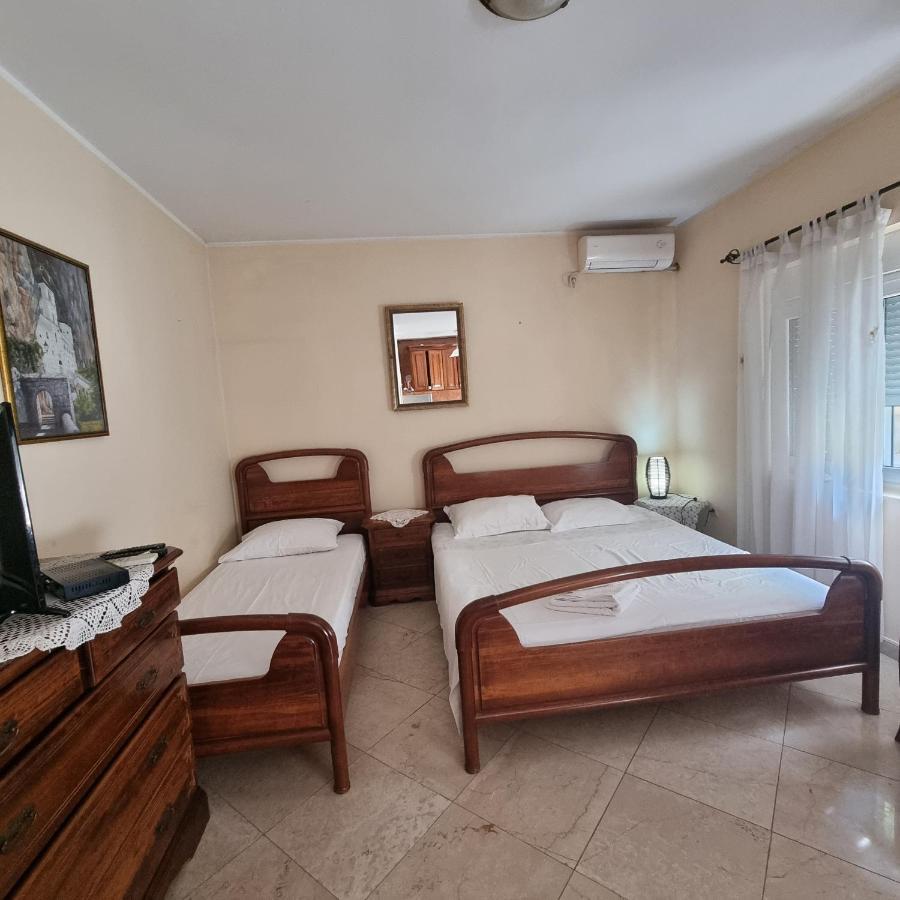 Apartment On The Shore Of The Bay Of Kotor With Free Wi-Fi Exterior photo