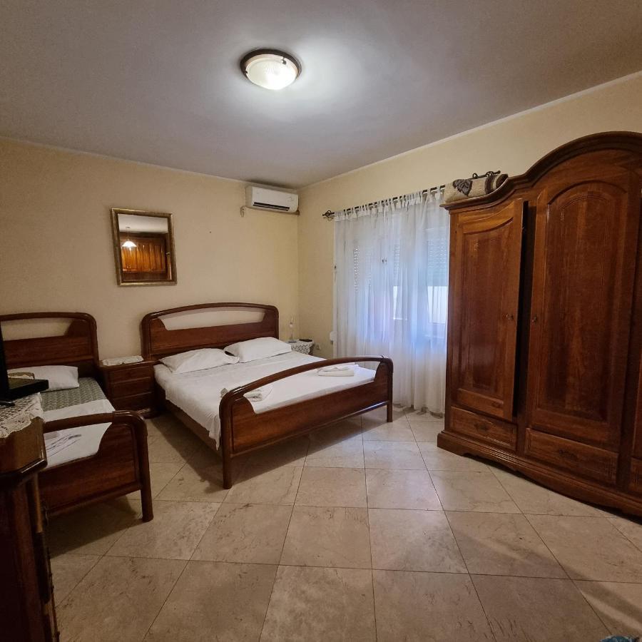 Apartment On The Shore Of The Bay Of Kotor With Free Wi-Fi Exterior photo
